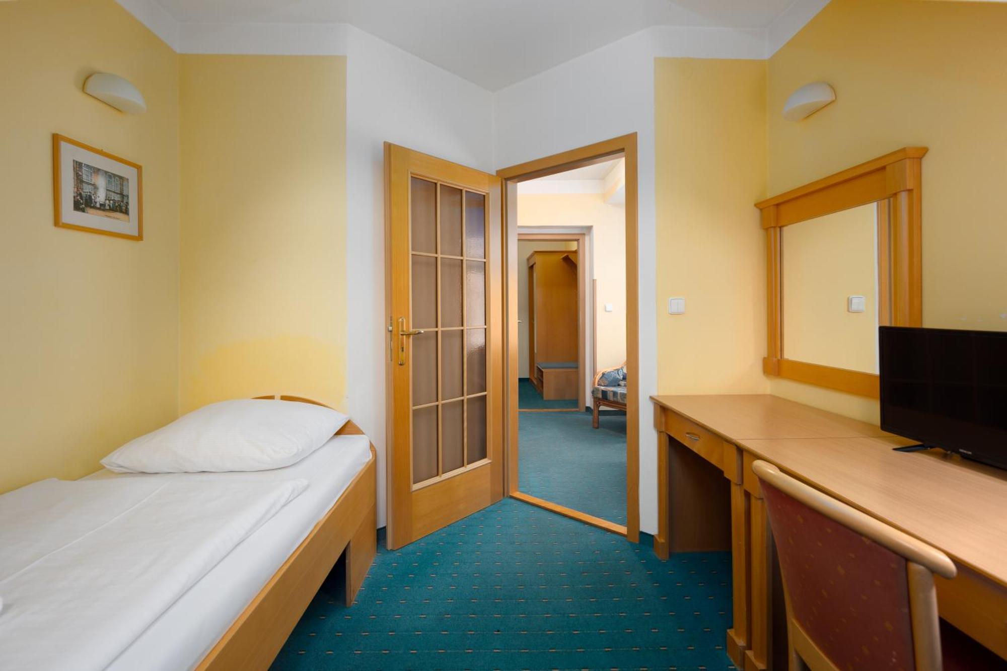 Wellness Hotel Jean De Carro Karlovy Vary Exterior photo
